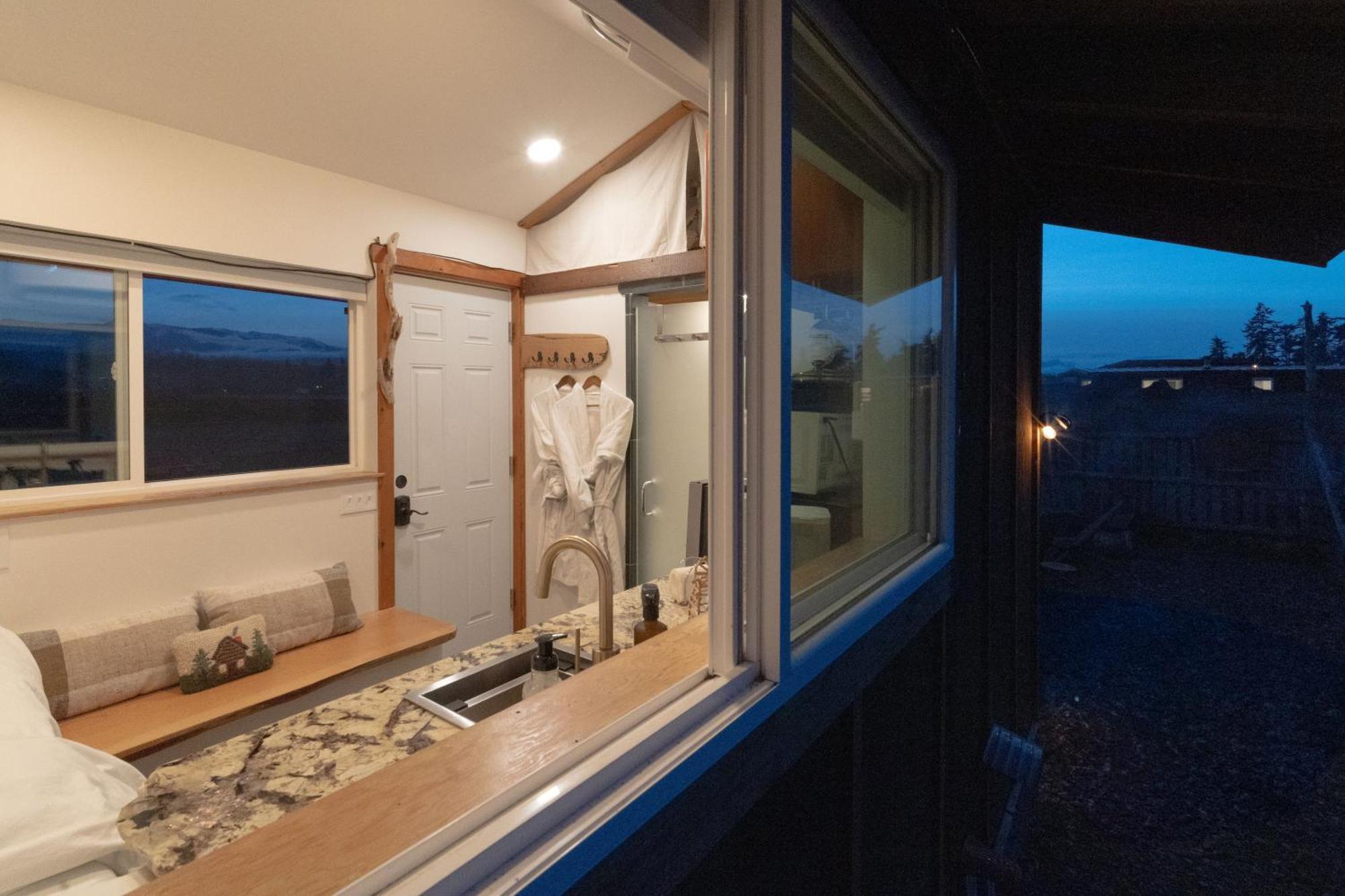 Blue Moon Tiny House, Sauna,ht * Port Angeles